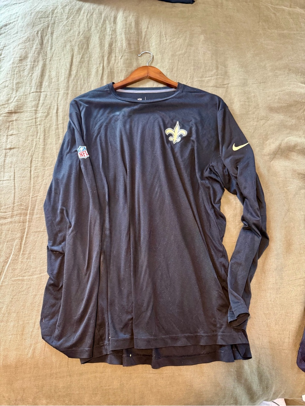 Nike Black Long-Sleeve Saints Performance Tee with Gold Detail